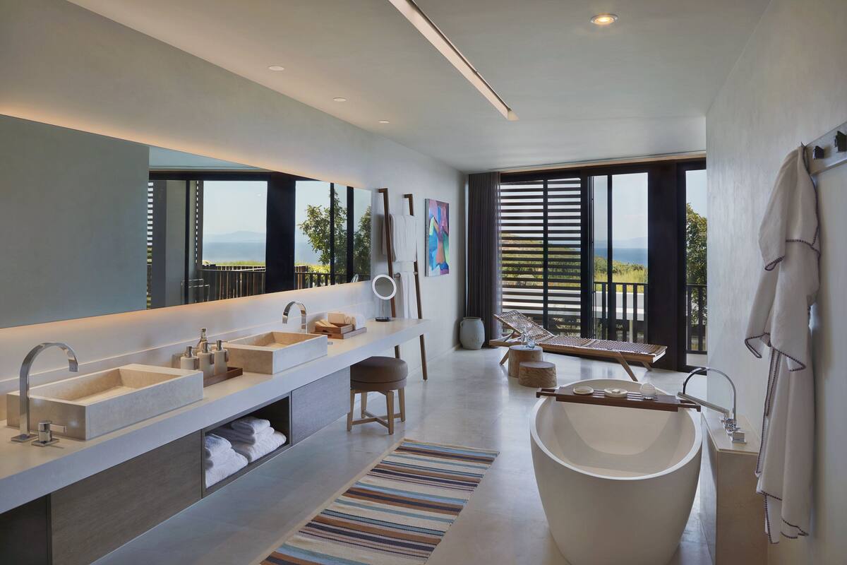 1 bedroom, in-room safe, desk, soundproofing