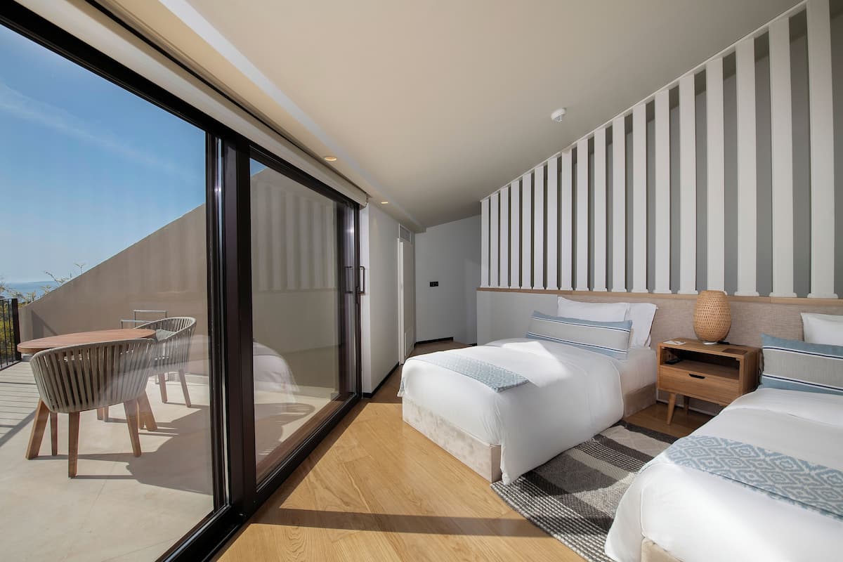 ridge terrace family sea view | 1 bedroom, in-room safe, desk, soundproofing