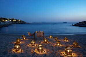 Breakfast, dinner served; Mediterranean cuisine, ocean views