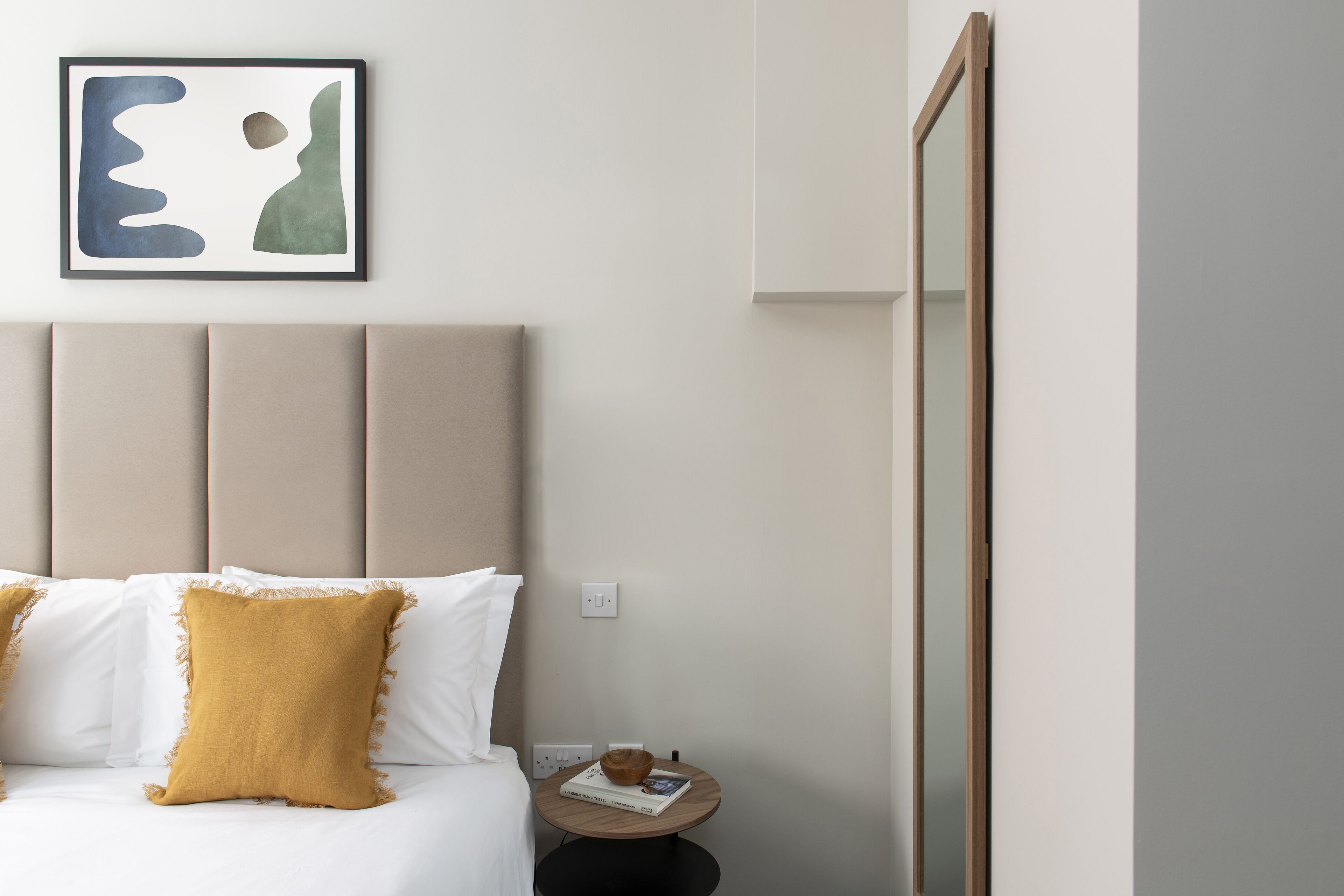 In-room safe, laptop workspace, blackout drapes, iron/ironing board