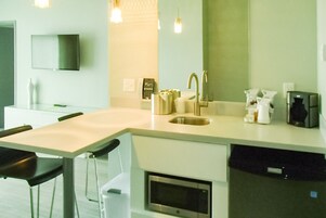 Ropa de cama de alta calidad y tabla de planchar con plancha 