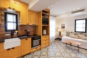 Duplex, Sea View | Private kitchen | Fridge, microwave, oven, stovetop - Polismata - Private Residences (West Mani)