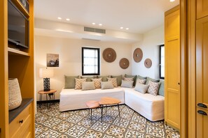 Duplex, Sea View | Living area | 42-inch Smart TV with digital channels, fireplace, DVD player
