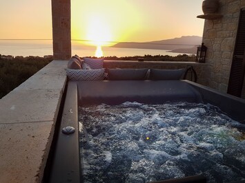 Bain à remous extérieur