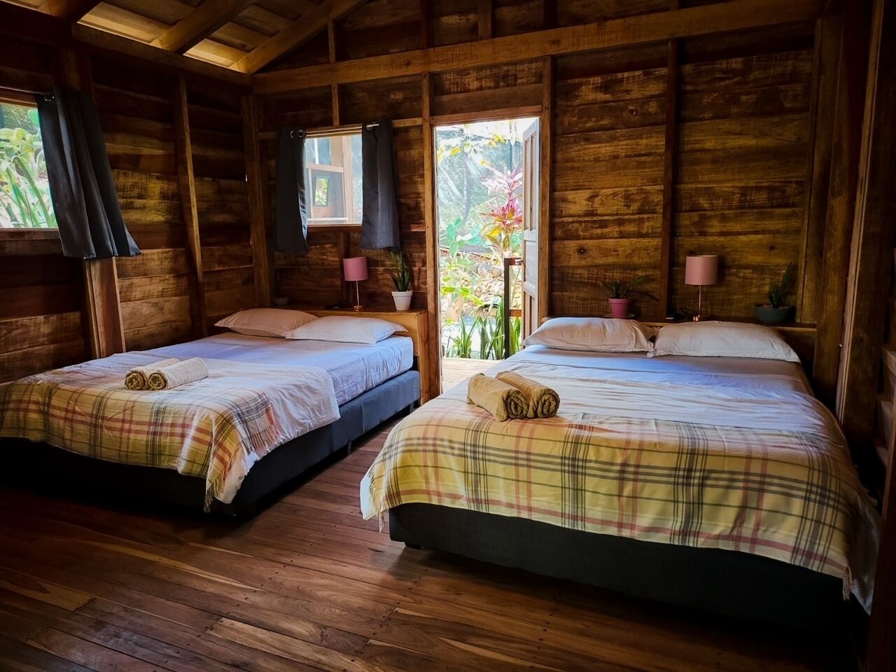 Comfort Cabin, Private Bathroom | Hypo-allergenic bedding, minibar, in-room safe, bed sheets