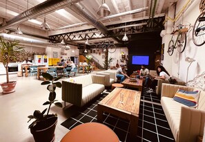 Lobby - Bed & Bike Hostel Barcelona (Barcelona)