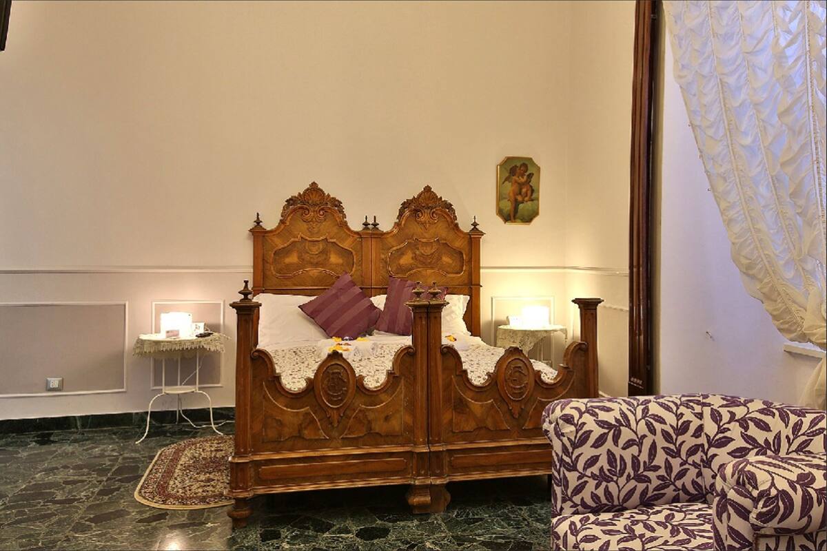 Junior Suite | Desk, free cots/infant beds, free WiFi, bed sheets