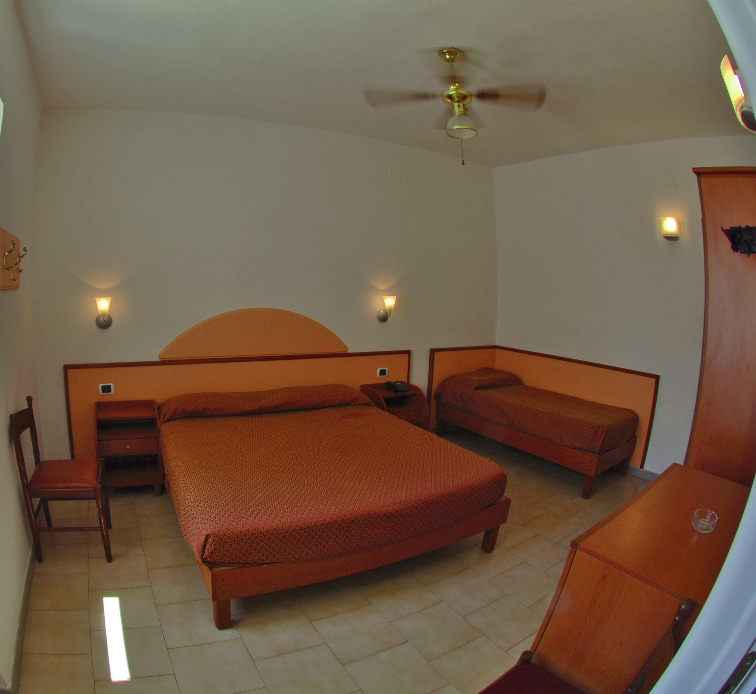 أغطية فراش متميزة ومكتب وأسرّة أطفال/رضّع وواي فاي