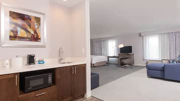 In-room safe, desk, iron/ironing board, cribs/infant beds