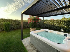 Luxury House, 2 Bedrooms, Patio, Garden View | Private spa tub - SardegnaSummer Li Cuppulati (San Teodoro)