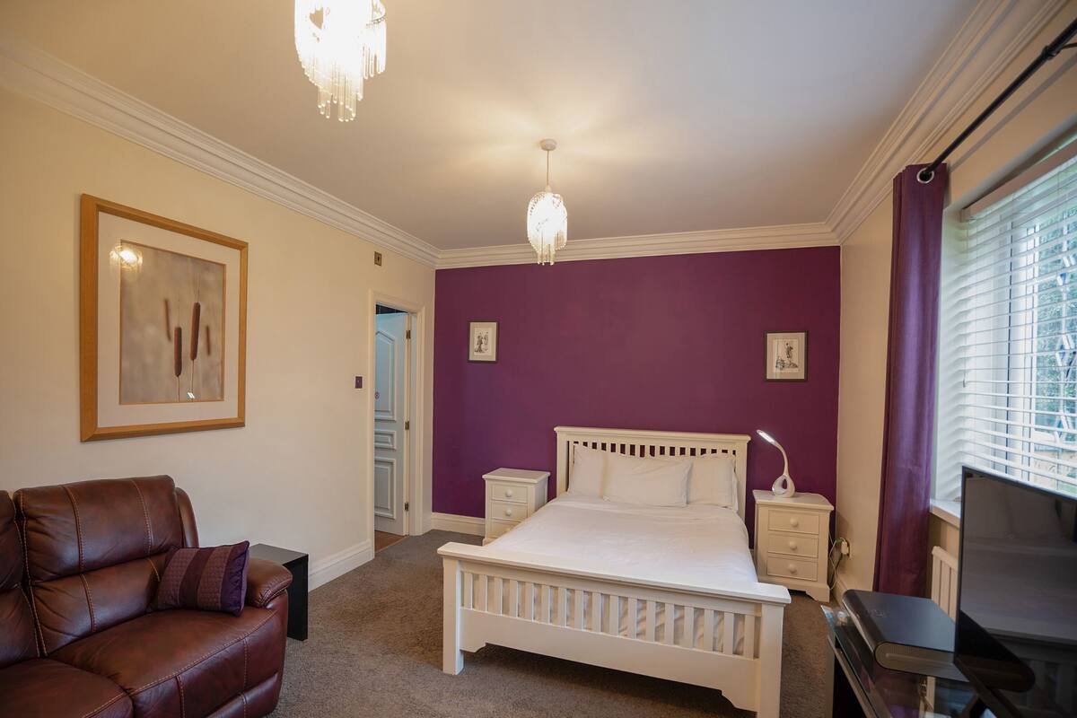 Egyptian cotton sheets, premium bedding, pillow-top beds, free WiFi