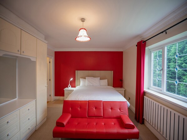 Egyptian cotton sheets, premium bedding, pillowtop beds