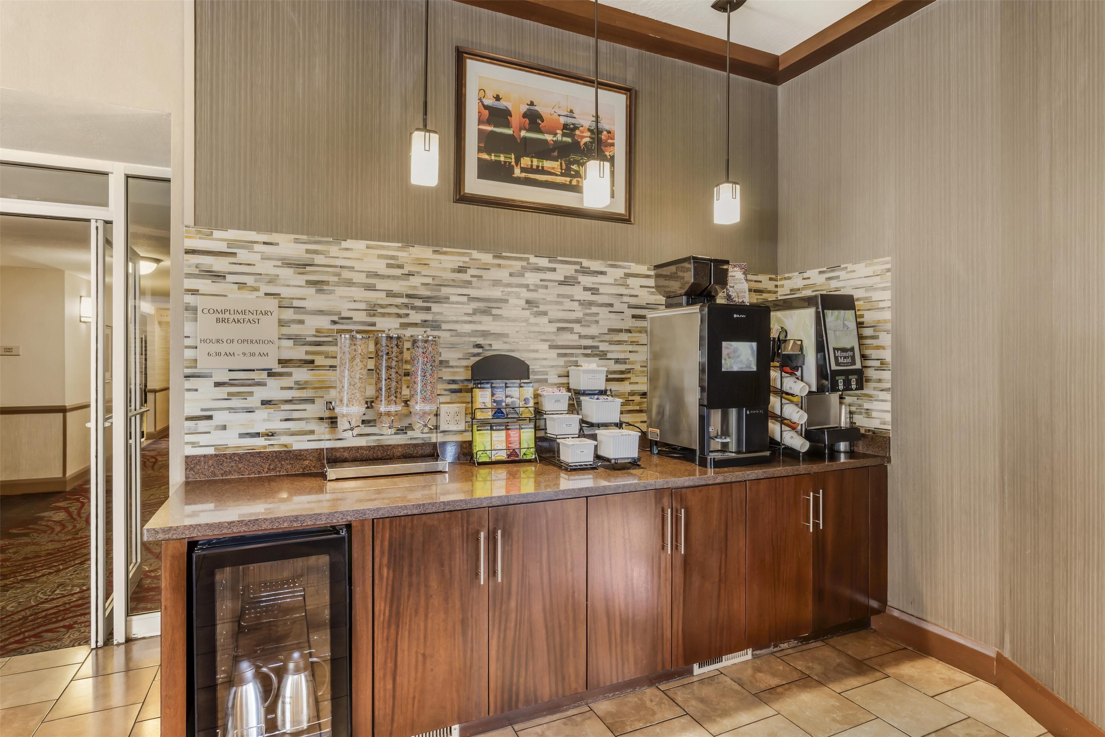 free daily buffet breakfast