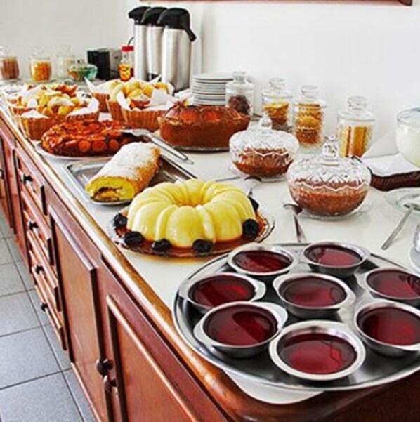 Free daily buffet breakfast - Scala Residence Hotel (Resende)
