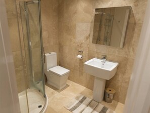 Hair dryer, towels - Orchard Side Bed and Breakfast (Worcester)