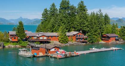 Nootka Island Lodge