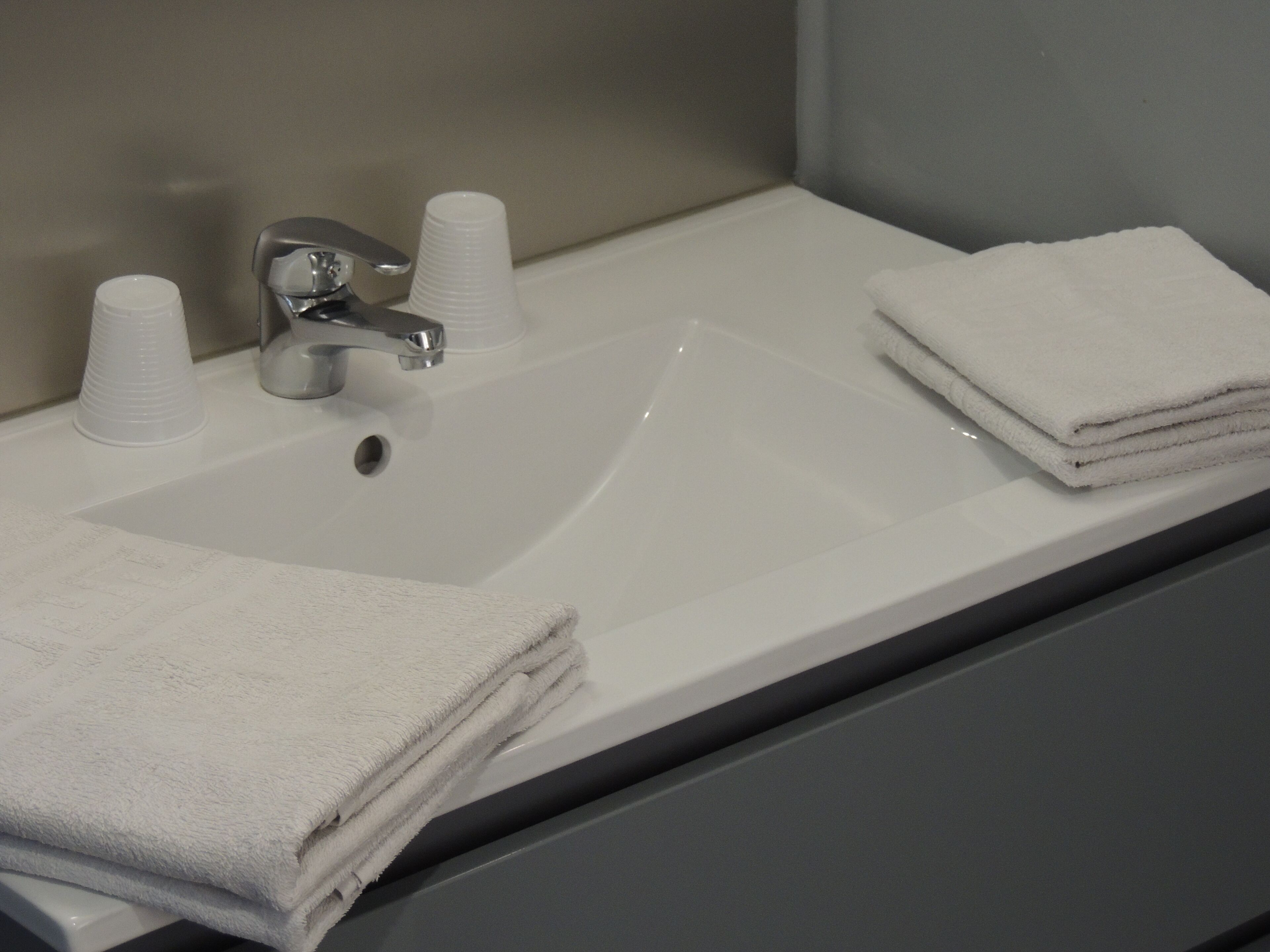 classic triple room | bathroom | shower, free toiletries, hair dryer, towels