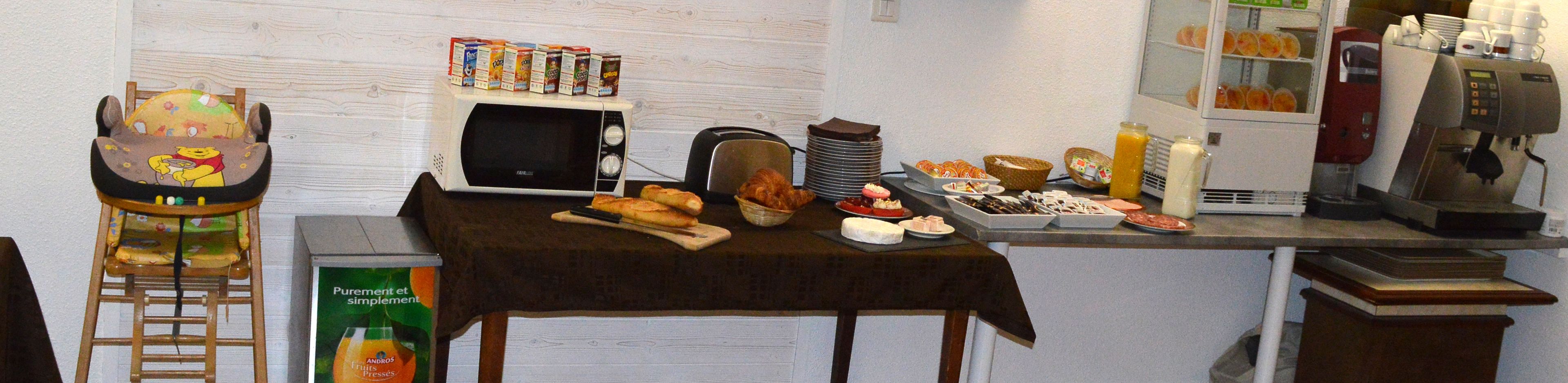 daily buffet breakfast (eur 9.00 per person)