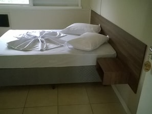 Rollaway beds, free WiFi