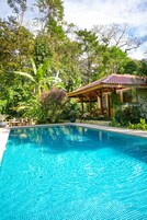 Classic Bungalow, 2 Bedrooms, Kitchen, Pool View | In-room safe, free WiFi, bed sheets