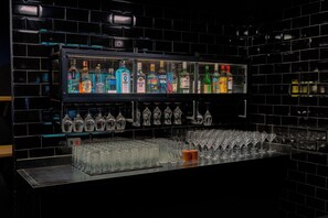3 bares/lounges, bar ao lado da piscina