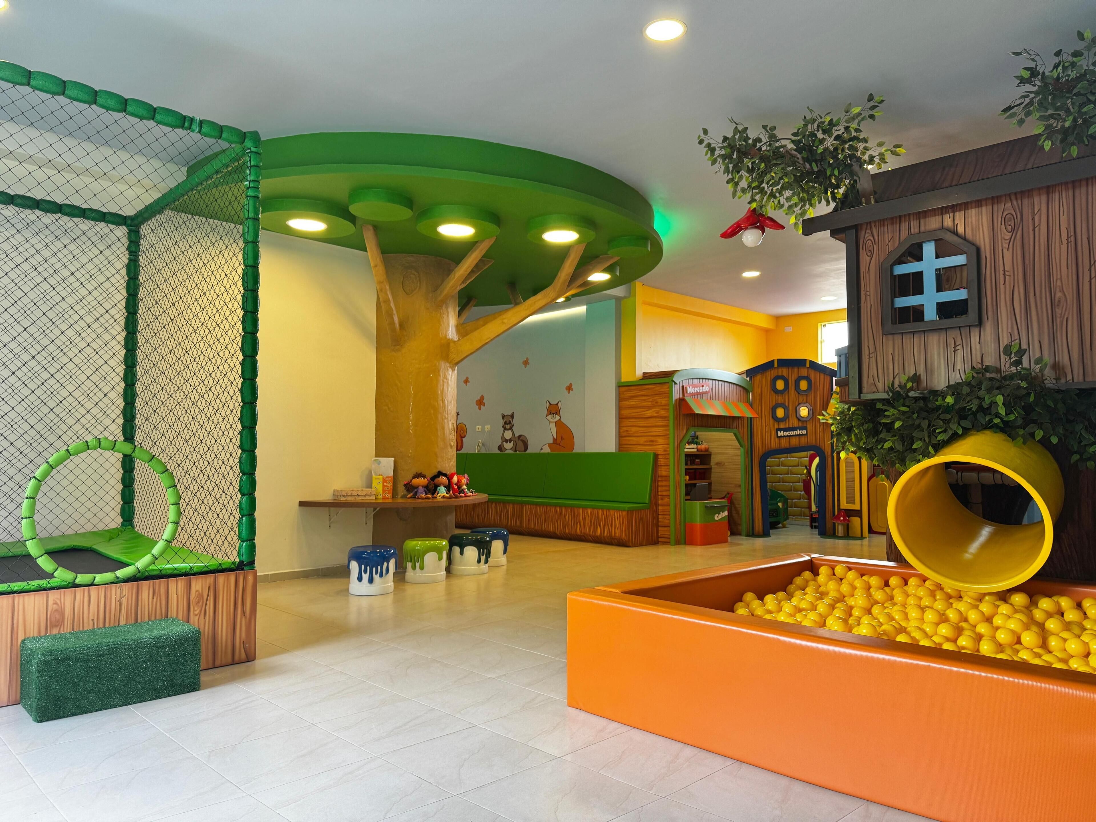 Innen-Kinderspielplatz