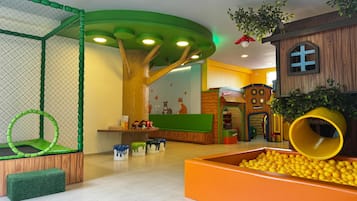 Innen-Kinderspielplatz