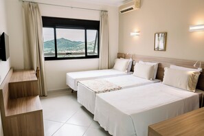 Standard Triple Room, 1 Bedroom (03 camas de solteiro)