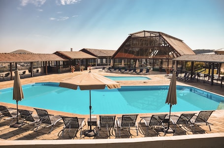 Indoor pool, 4 outdoor pools, pool loungers. Guararema Parque Hotel