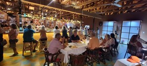 2 restaurants, spécialités Cuisine méditerranéenne