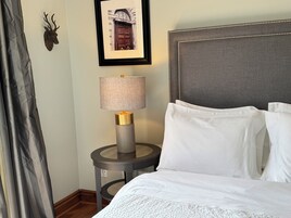Ropa de cama de alta calidad y cortinas blackout 