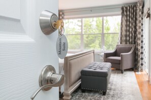 Deluxe Suite, 1 King Bed, Balcony | Premium bedding, individually decorated, individually furnished