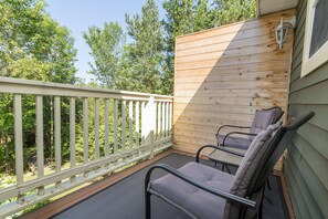 Balcony - Craigleith Manor Bed & Breakfast (Collingwood)