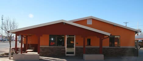 Mặt tiền nơi lưu trú