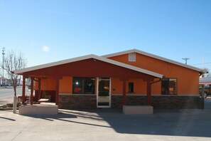 Front of property - Budget Inn (Artesia)