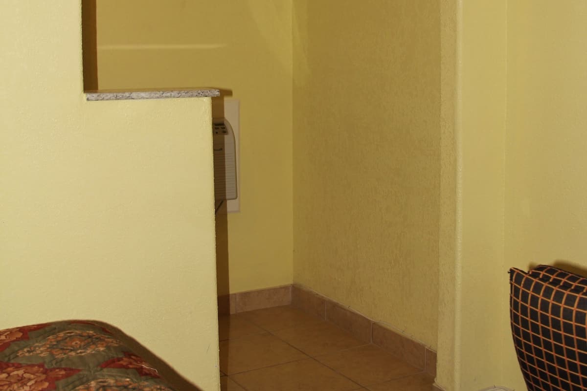 Standard Room, 2 Double Beds, Non Smoking | Room amenity