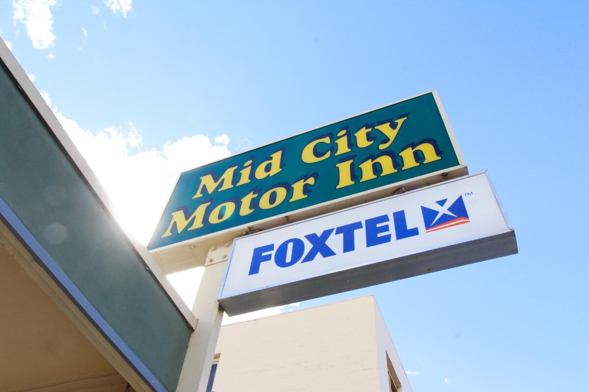 Mid City Motor Inn