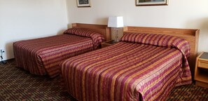 Standard Room, 2 Double Beds | Free WiFi, bed sheets - Black Gold Inn (Edson)