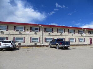 Exterior - Black Gold Inn (Edson)