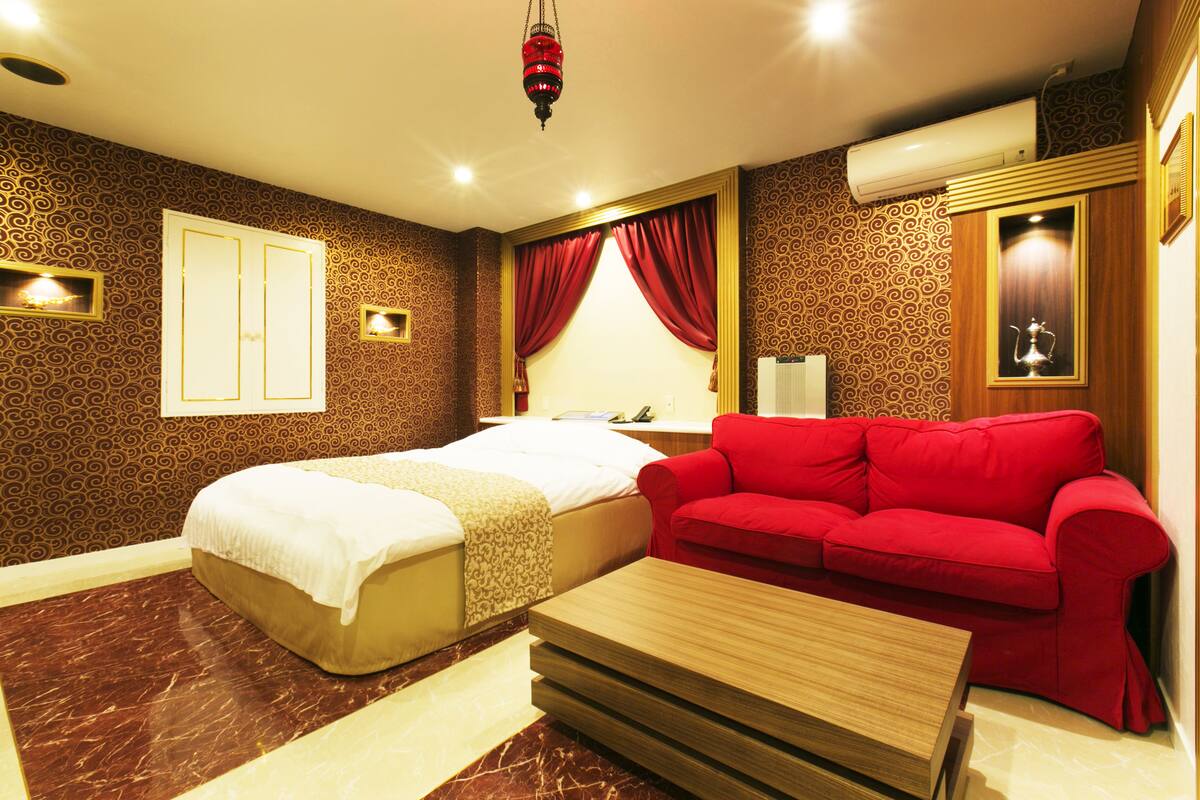 Standard Double Room | Soundproofing, individually decorated