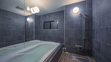 Quarto casal standard | Banheira de hidromassagem
