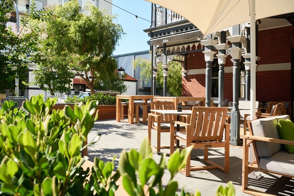 Frühstück, Mittagessen, Abendessen, italienische Küche 