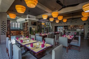 Breakfast, lunch, dinner served; international cuisine 