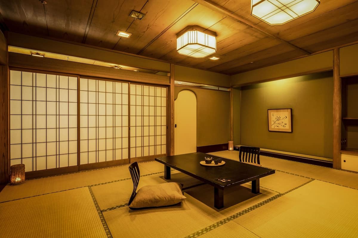 ห้องสแตนดาร์ด, ปลอดบุหรี่ (Japanese Style 12.5 Tatami, with Bath) | ตู้นิรภัยในห้องพัก, โต๊ะทำงาน, Wi-Fi ฟรี, ผ้าปูที่นอน