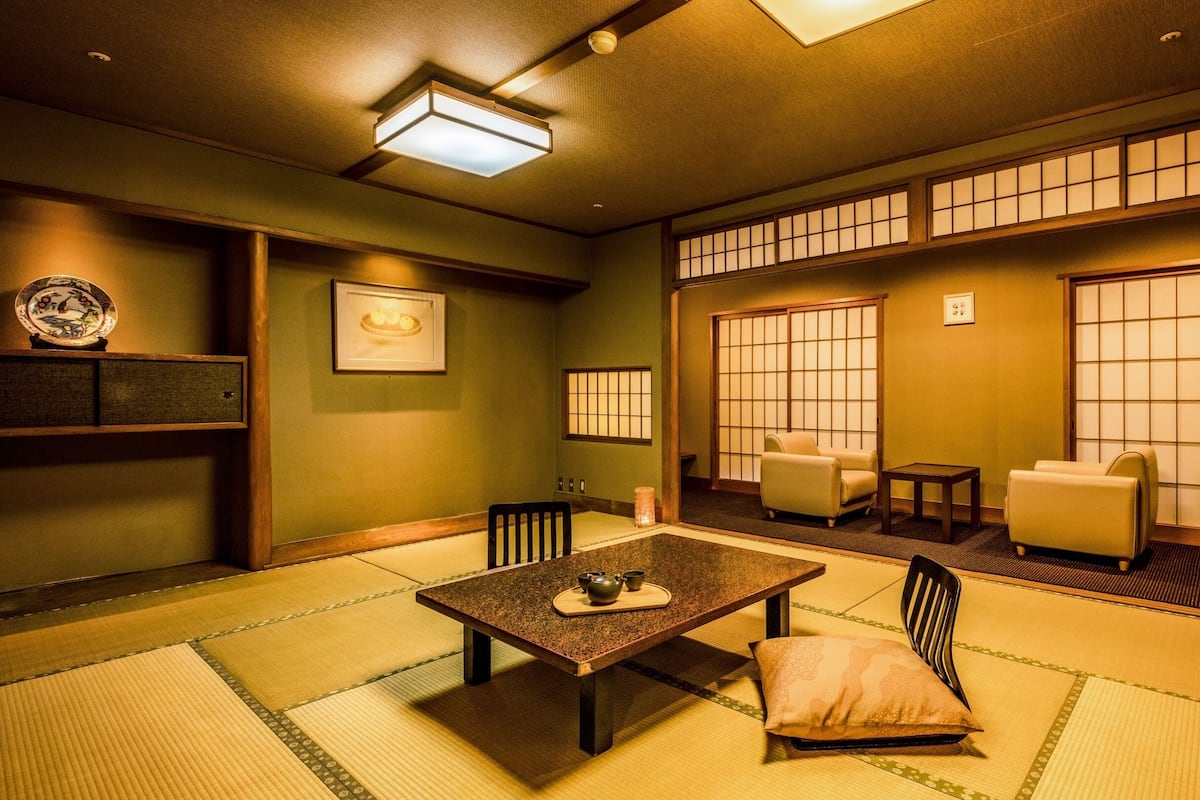 ห้องสแตนด าร์ด, ปลอดบุหรี่, ระเบียง (Japanese Style, with Bath) | ตู้นิรภัยในห้องพัก, โต๊ะทำงาน, Wi-Fi ฟรี, ผ้าปูที่นอน