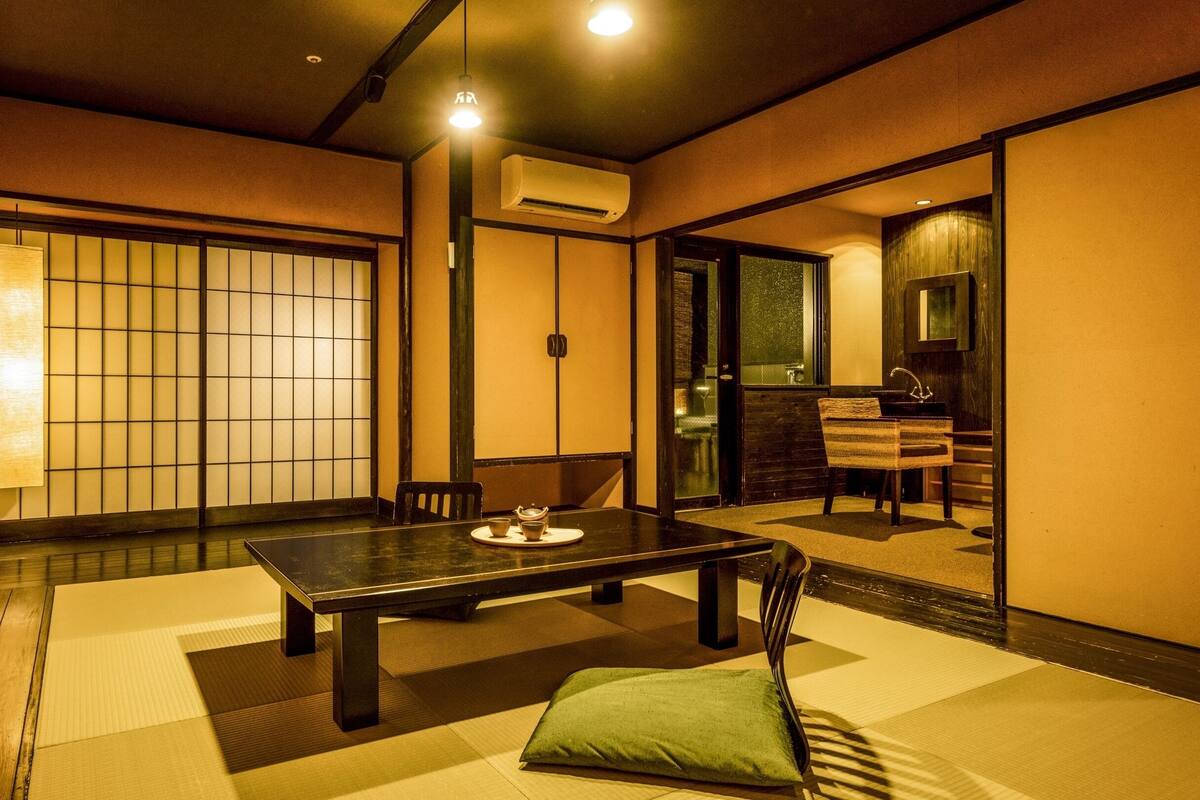 ห้องซูพีเรีย, ปลอดบุหรี่ (Japanese Style,  with Open-air Bath) | ต  ู้นิรภัยในห้องพัก, โต๊ะทำงาน, Wi-Fi ฟรี, ผ้าปูที่นอน