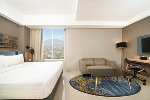In-room safe, desk, iron/ironing board, free WiFi - Mercure Bandung Nexa Supratman (Bandung)
