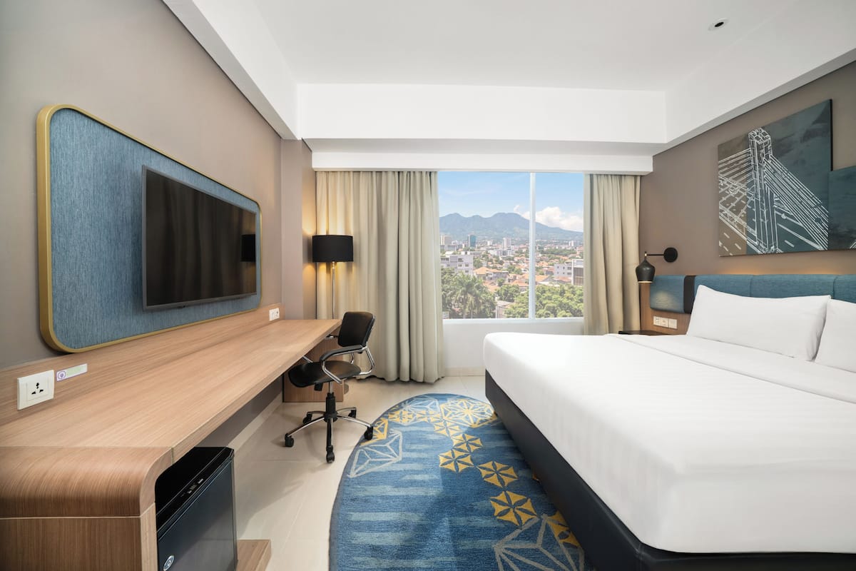 In-room safe, desk, iron/ironing board, free WiFi