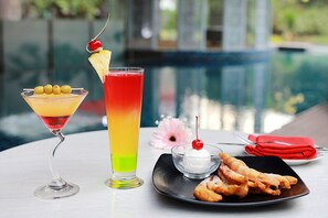 Breakfast, lunch, dinner served; international cuisine