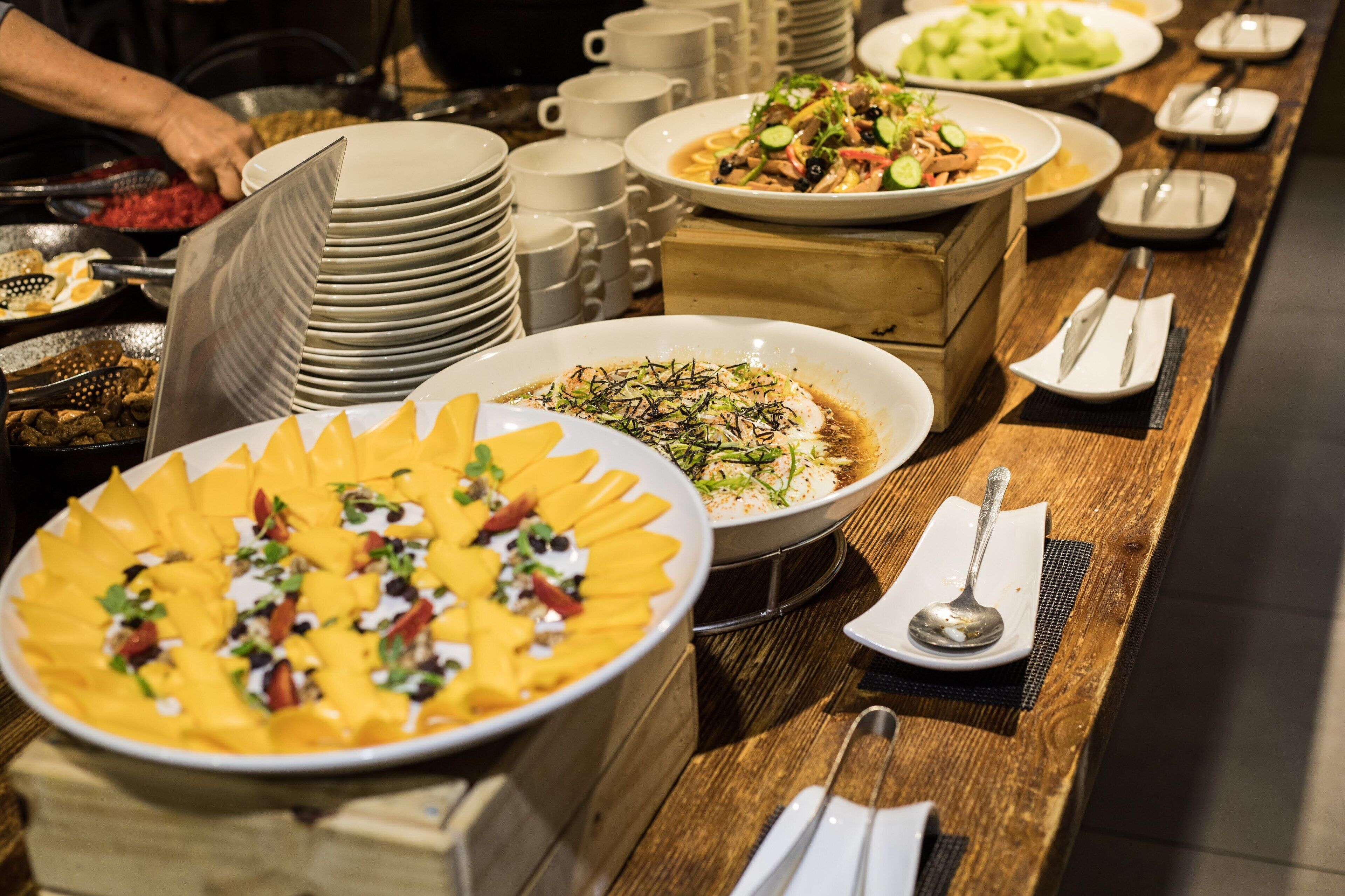 daily self-service breakfast (twd 300 per person)